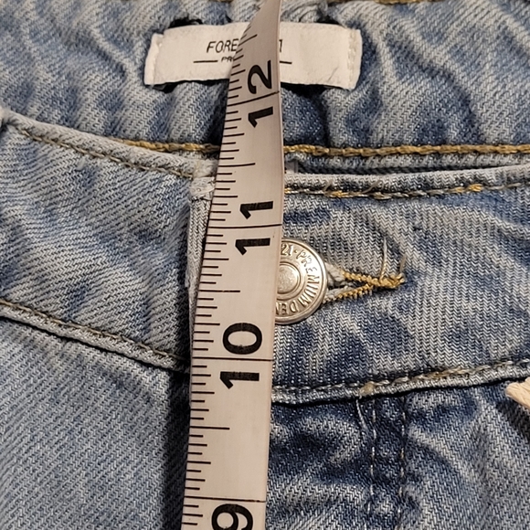NWT FOREVER 21 Mom Jeans Women 26 Blue High Rise 5-Pocket Button Fly Distressed - Picture 10 of 12